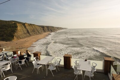 Entire villa with swimming pool and padel court, near the beach. 14 people.