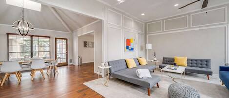 TV, Netflix, streaming services