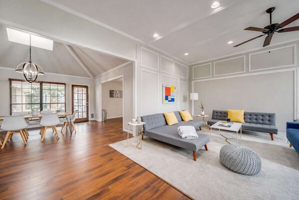 TV, Netflix, streaming services