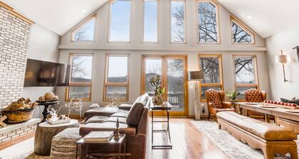 Quaint + Modern Lakeview Home on Sacandaga Lake