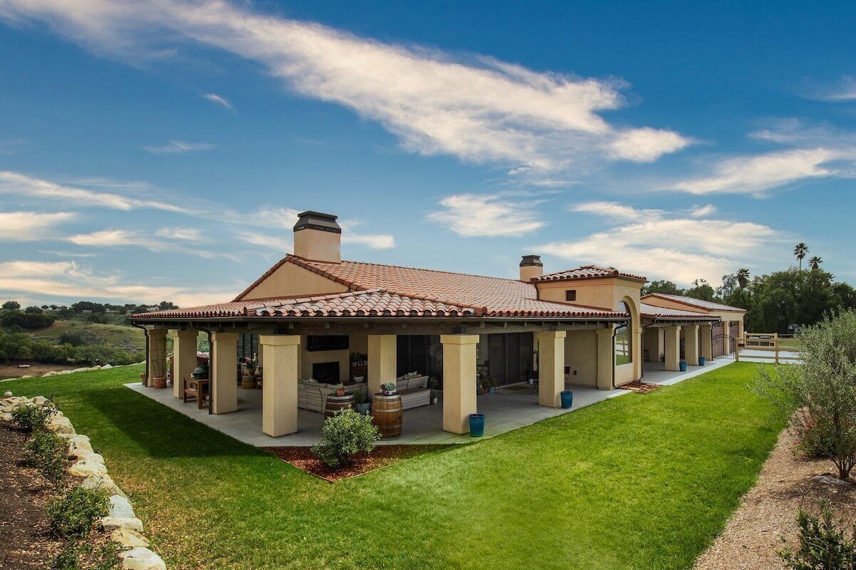 Beautiful, Spacious Hilltop Villa in Wine Country