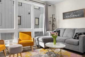 Televisión y oficina 