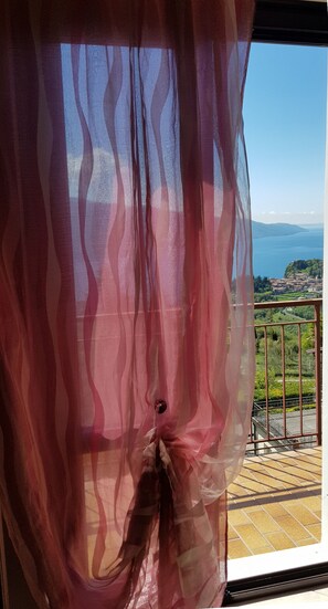 Interni