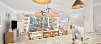 Lagoon Villa 43 - Walk to Ocean! Prime Location!