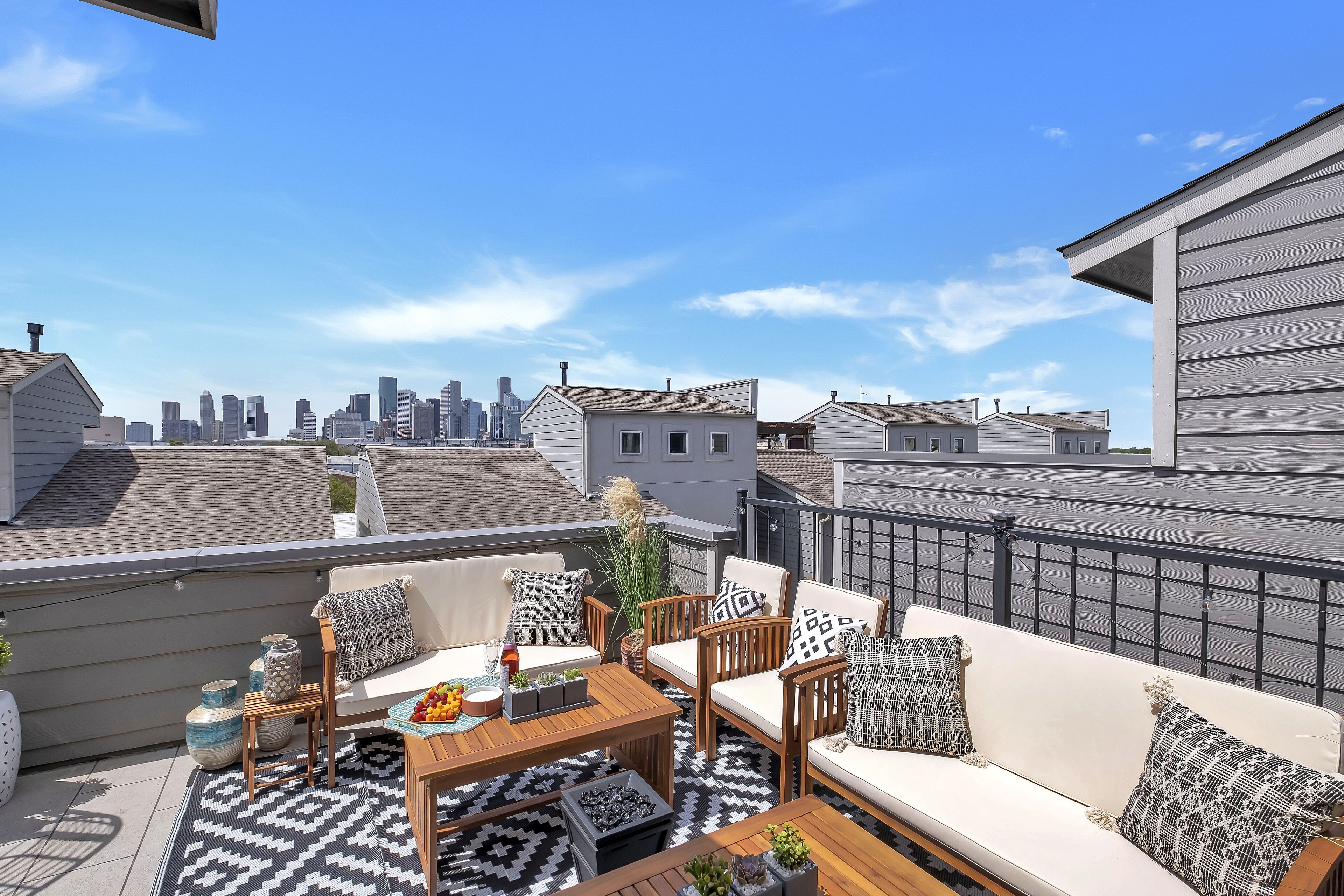 ✨Modern Home | Downtown Houston | Rooftop Patio ✨