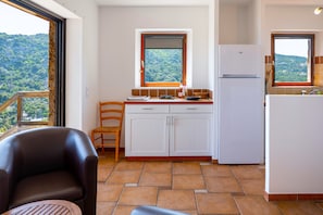 Interior - Studio apartment for 2 people. (Porto-Vecchio)