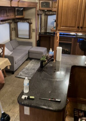 Interior - Quiet, surrounded by trees, moblile home (Naples)