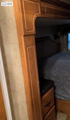 1 bedroom - Quiet, surrounded by trees, moblile home (Naples)