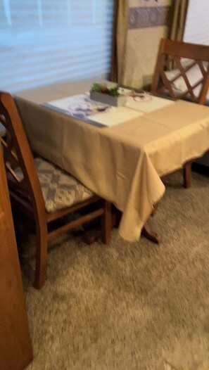 Dining - Quiet, surrounded by trees, moblile home (Naples)