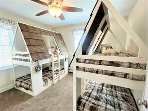 3 bedrooms, desk, iron/ironing board, travel cot