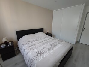 1 Schlafzimmer, Bügeleisen/Bügelbrett, Reisekinderbett, kostenloses WLAN