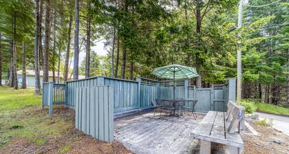 Tranquil coastal-view getaway with world famous Lost Coast Trailhead