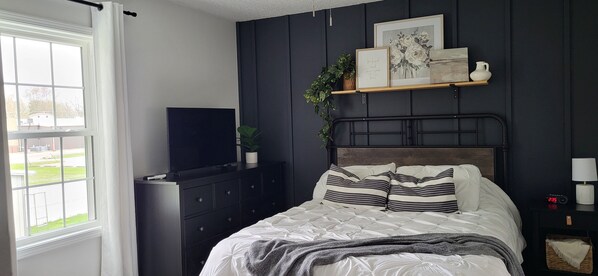 3 bedrooms, iron/ironing board, travel cot, free WiFi