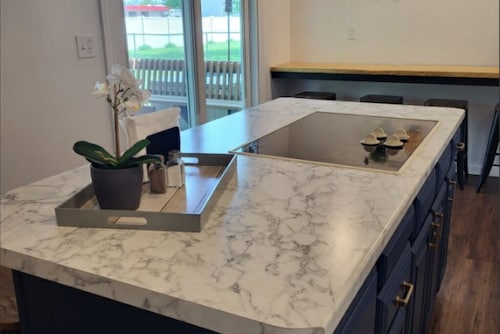 Cozy 3 bedroom home! Located in the heart of Arthur, Illinois 