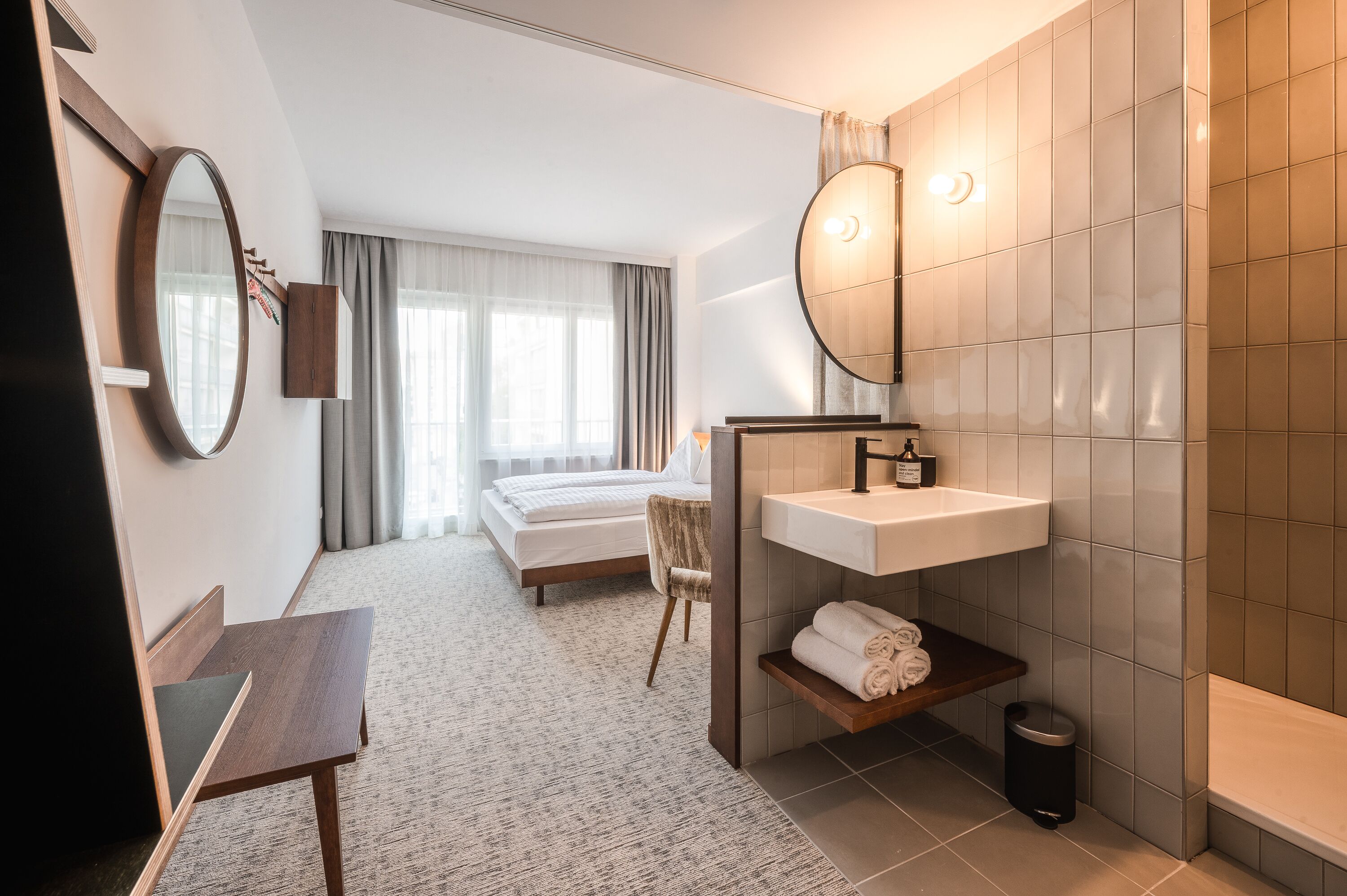 Sistema de insonorización, wifi gratis y ropa de cama 