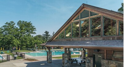 Summer in Katonah. Walk to everything! Train to NYC.