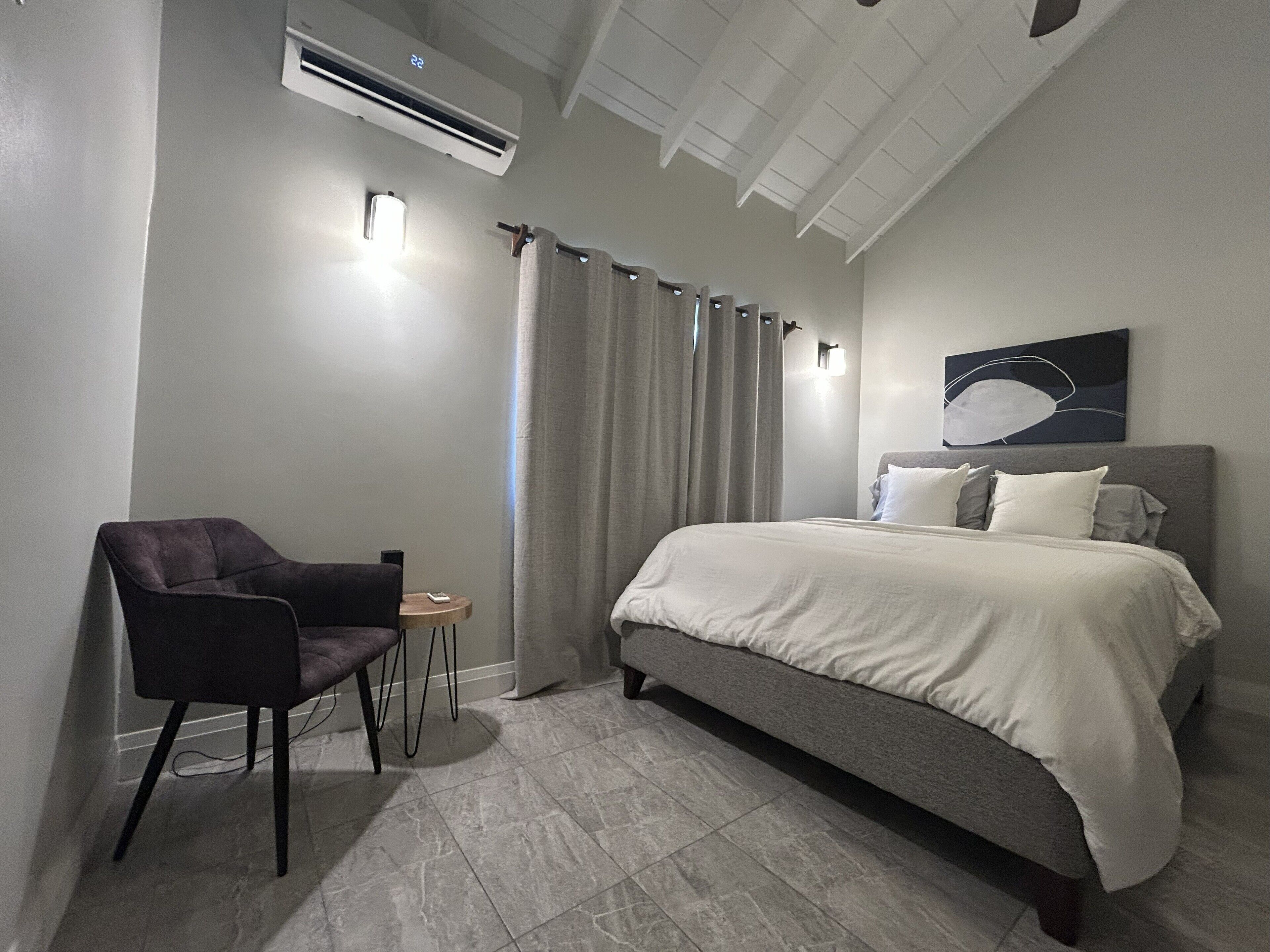 Iron/ironing board, free WiFi, bed sheets