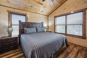 4 bedrooms, iron/ironing board, free WiFi, bed sheets - Newly Built Cabin Close to all the Pigeon Forge Action! (Pigeon Forge)