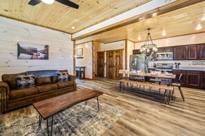 Interior - Cabin with hot tub close to all the action! (Pigeon Forge)
