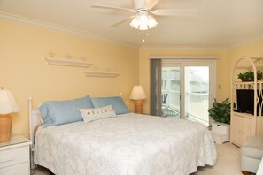 3 bedrooms, iron/ironing board, travel crib, internet