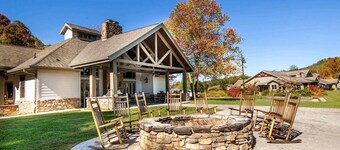 Cades Cove Peaceful Side Smoky Mountains Hip Vintage Condo Community Pool