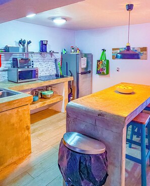 Fridge, microwave, stovetop, coffee/tea maker - BOHO Style 2 Bed Condo in San Juan - - Near Nightlife, Restaurants (San Juan)