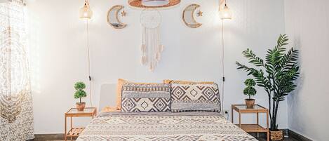 2 chambres, coffres-forts dans les chambres, fer et planche à repasser