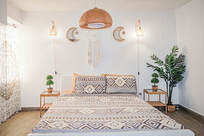 BOHO Style 2 Bed Condo in San Juan - - Near Nightlife, Restaurants