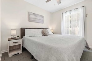 4 bedrooms, iron/ironing board, travel crib, free WiFi - Heated Pool • Steps to Beach w/ Private Access (Miramar Beach)