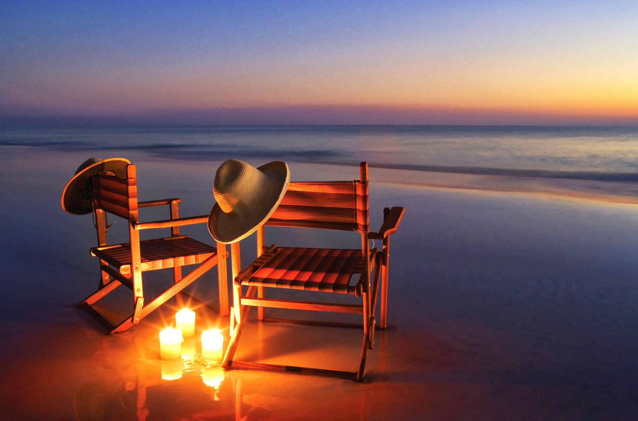 Nær stranden og solsenger