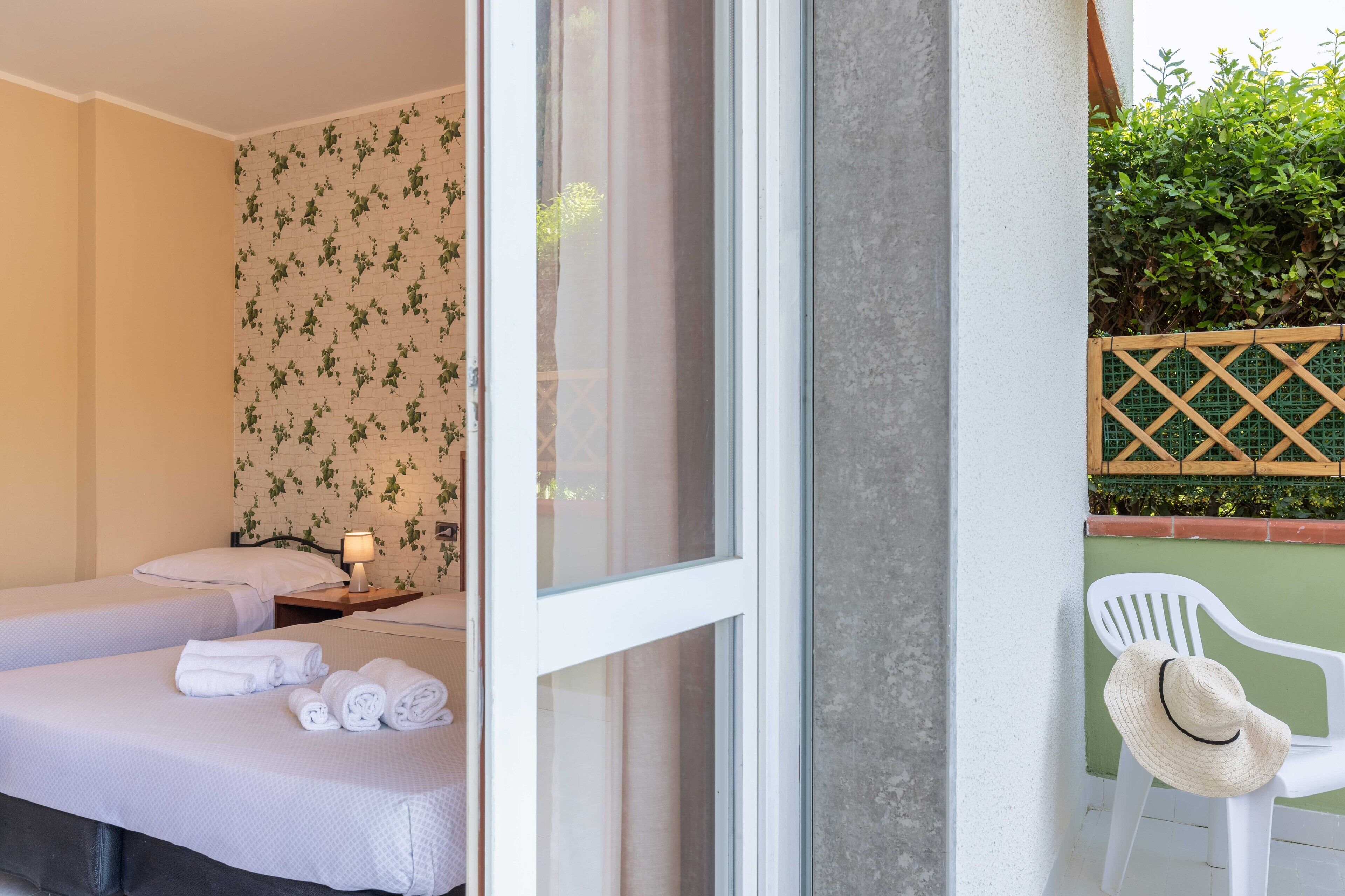 Standardzimmer | Minibar, Zimmersafe, Schreibtisch, laptopgeeigneter Arbeitsplatz