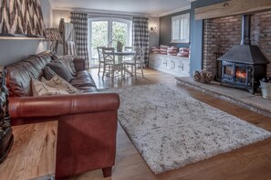 Televisión, chimenea