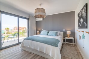 5 bedrooms, in-room safe, iron/ironing board, travel cot - Kasalmar, Beach House 5StarsHome Mallorca, private swimming pool,air,wifi,beach. (Son Serra de Marina)