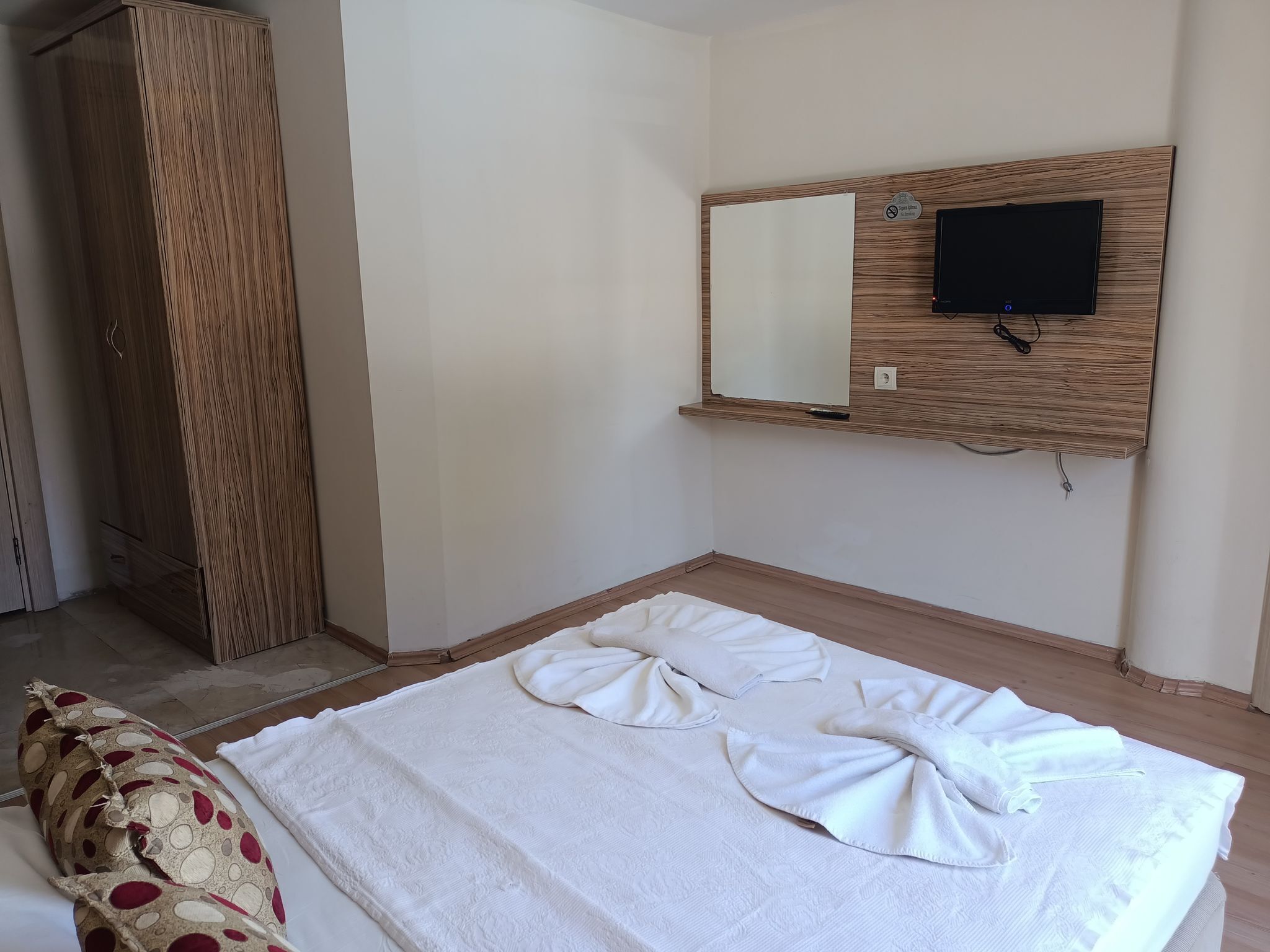 Economy kamer, 1 twee- of 2 eenpersoonsbedden | Luxe beddengoed, verduisterende gordijnen, geluiddichte muren