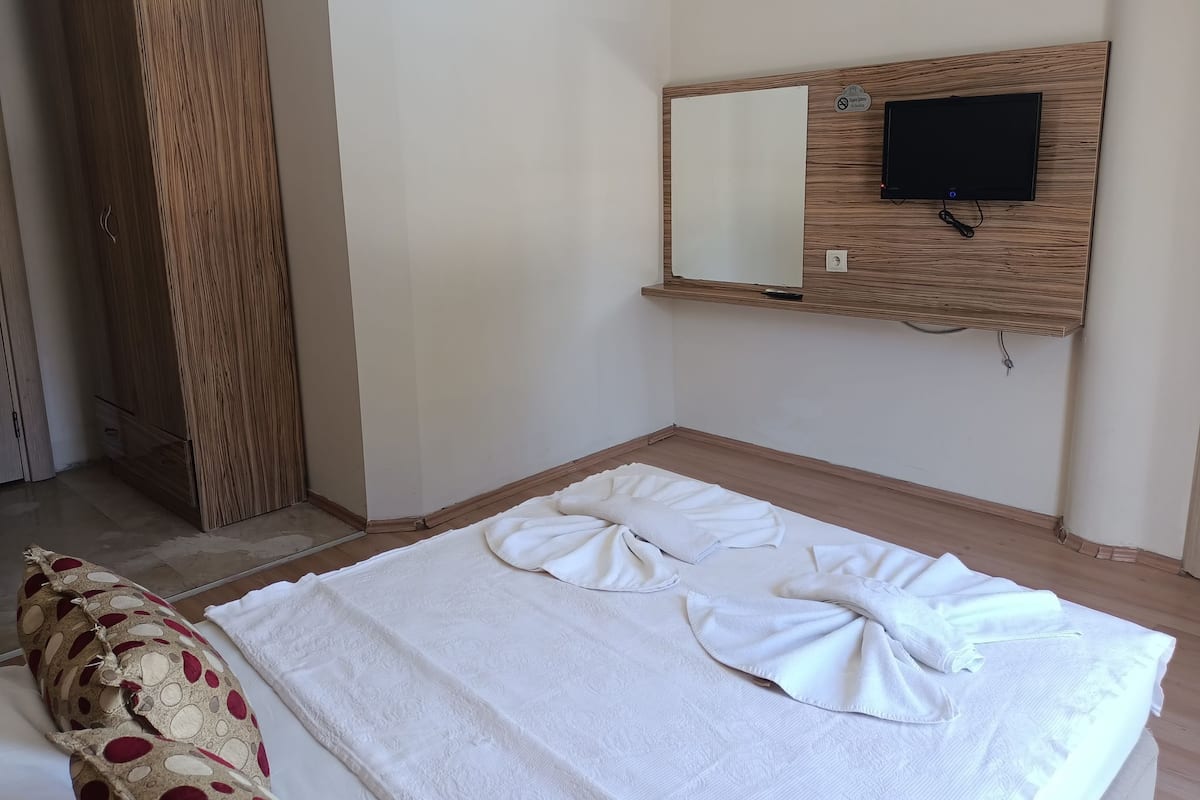 Quarto casal ou duplo econômico | Roupas de cama premium, cortinas blackout, quartos à prova de som