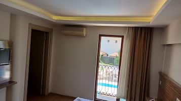 Premium bedding, blackout curtains, soundproofing, free WiFi