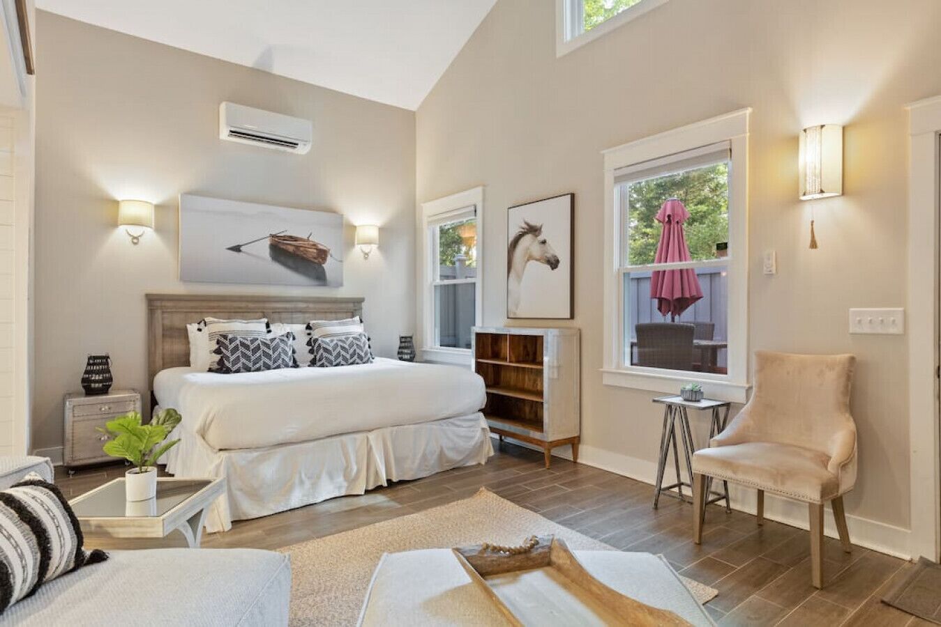 4 bedrooms, desk, iron/ironing board, travel crib