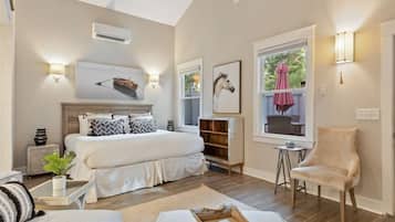 4 bedrooms, desk, iron/ironing board, travel crib