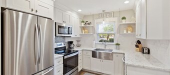 Minutes to Downtown Charleston, Shem Creek & Beach