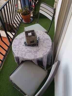 Outdoor dining - Beautiful 85 m² apartment in the center of Fuenmayor, birthplace of Rioja red wine (fuenmayor)