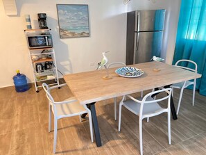 Dining - recently renovated 2 Bedroom Apt, on the 2nd floor with free parking (Los Melones)