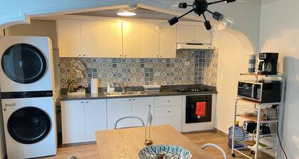 recently renovated 2 Bedroom Apt, on the 2nd floor with free parking