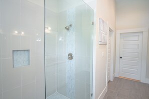 Ferienhaus (3 Bedrooms) | Badezimmer | Duschwanne, Handtücher