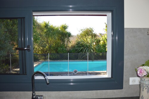 Ahetze, entre Biarritz et St Jean de Luz House + piscine et parking ***