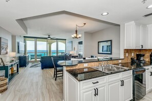 Microonde, lavastoviglie, macchina per tè/caffè, tostapane