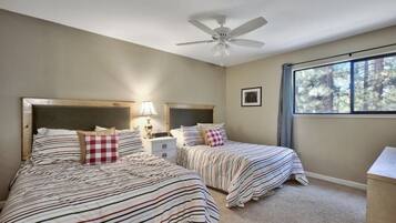 2 bedrooms, desk, free WiFi, bed sheets