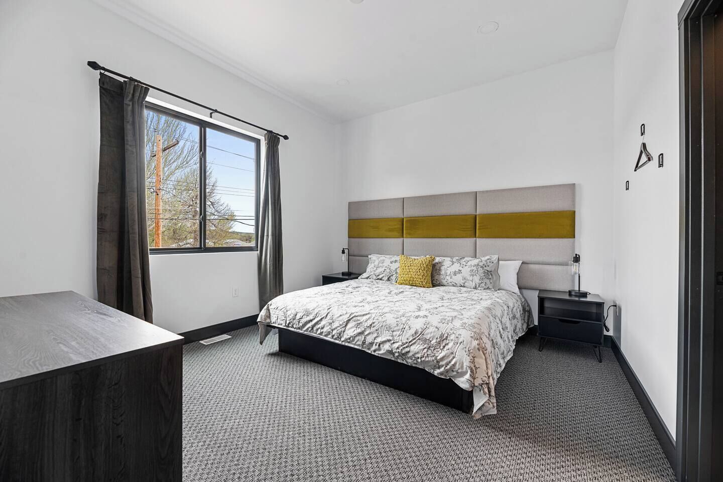 1 soverom, strykejern/-brett, wi-fi (inkludert) og sengetøy