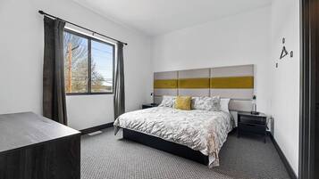 1 soverom, strykejern/-brett, wi-fi (inkludert) og sengetøy