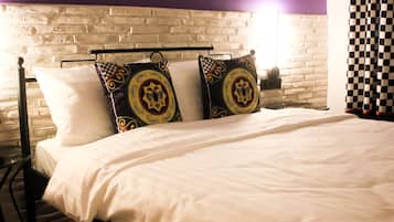 Family Suite | 2 bedrooms, free minibar, individually decorated, desk