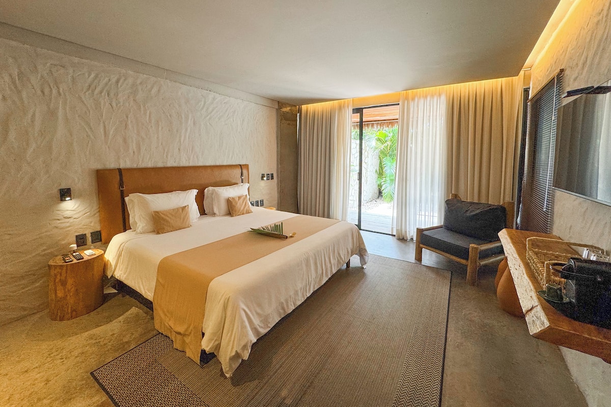 Suite, Garden Area | 1 bedroom, premium bedding, pillowtop beds, minibar